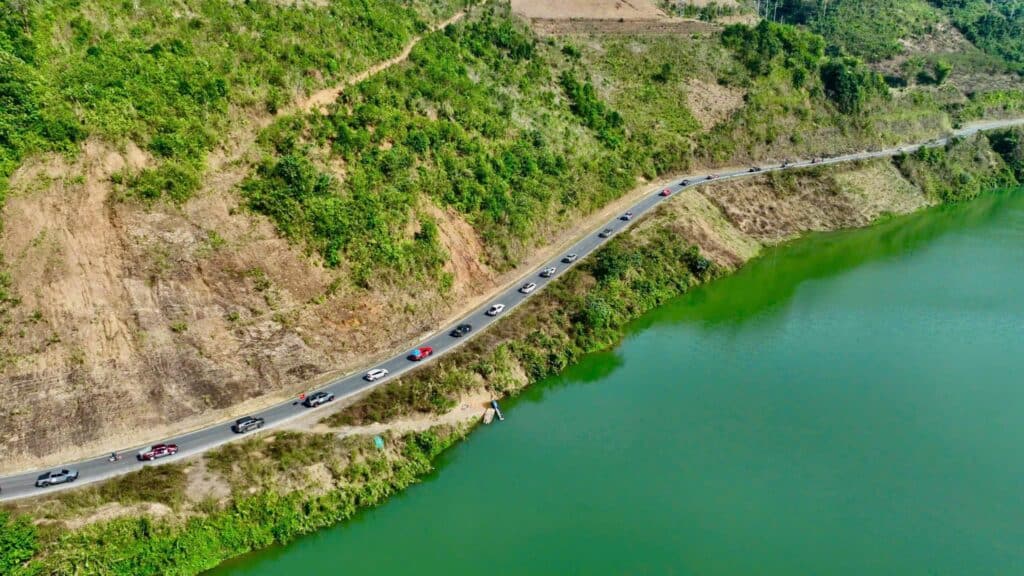 Điểm trường PTDTBT tại xã Nà Bủng, huyện Nậm Pồ, tỉnh Điện Biên chào đón đoàn thiện nguyện đến thăm và trao quà.